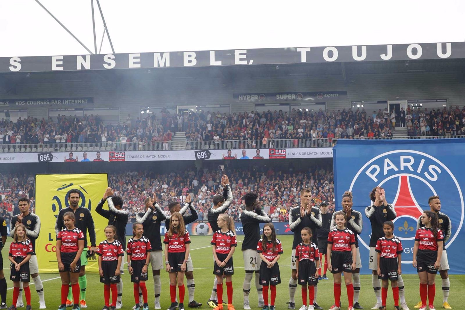 亿杰消防维保人员维保中